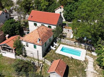 Smještaj Za Odmor za 6 Osobe u Sinj, Splitsko-dalmatinska županija, Fotografija 1