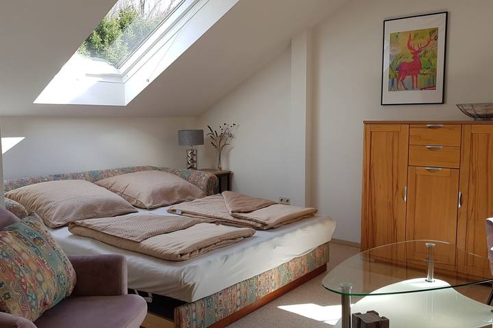 Ganze Ferienwohnung, Ferienwohnung Ela - Ferienwohnung 66qm, 1 Schlafzimmer, 1 Wohn-/Schlafzimmer, max. 4 Personen in Lichtenstein, Neckar-Alb