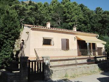 Gîte pour 6 personnes, avec jardin et terrasse, animaux acceptés à La Garde-Freinet