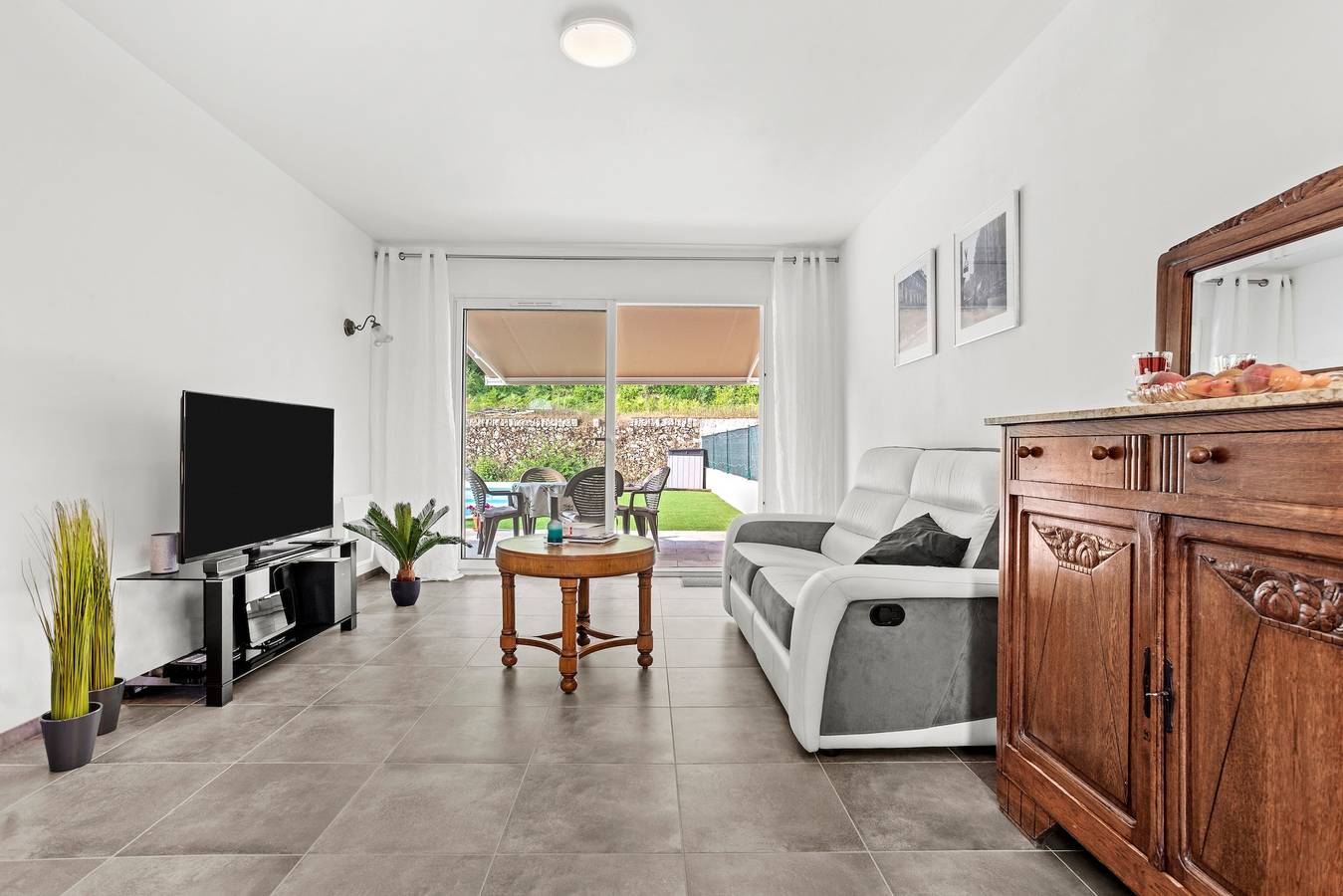 Villa 'Les Coteaux Du Soleil' with Private Pool, Wi-Fi and Air Conditioning in Carcès, Brignoles region