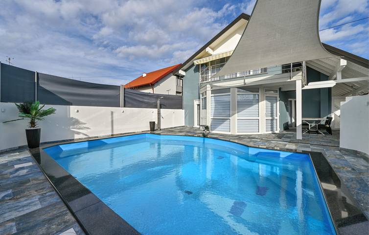 Gemütliche 1-Zimmer-Wohnung mit Pool, Terrasse und WLAN in Bjelovar-Bilogora