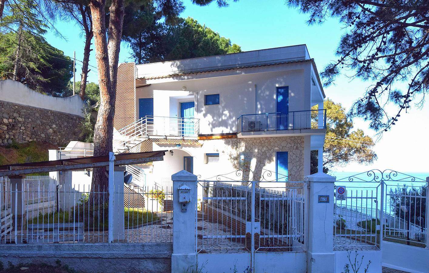 Appartamento intero, Incantevole appartamento con vista mare, giardino e terrazza - a 2,5 km dalla spiaggia in Costa Ionica Calabria