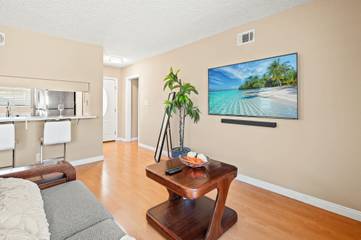 Vacation Rental for 8 Guests in Mount Baldy, San Bernardino County, Picture 4