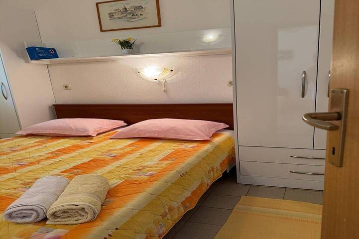 Bungalow für 3 Personen, mit Terrasse auf Brac - 2