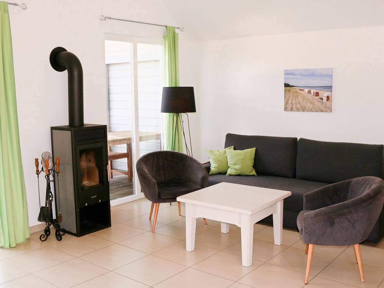 Ganze Ferienwohnung, Ostseepark Rügen - Tolles Familienapartment mit Infrarotsauna, Kaminofen und Balkon in Strandnähe in Hauptstrand Glowe, Glowe