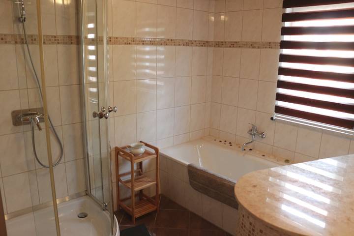 Ganze Ferienwohnung, Ferienwohnung Emmi - Ferienwohnung Emmi mit 2 Räumen in Rudolstadt, Saaleland