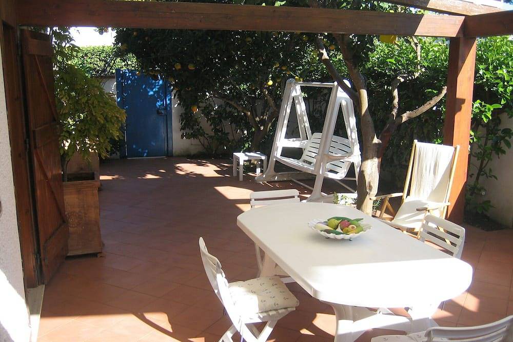 Entire apartment, Beautiful residence residence Mesa del Mar on the ground floor at 500 m. from the sea in Torre Olevola, Agro Pontino