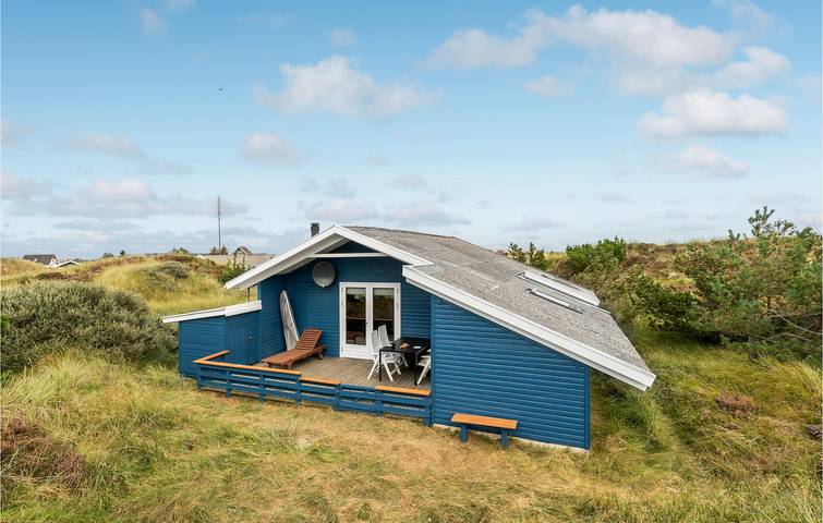 Ferieudlejning for 4 personer, med Terrasse i Lild Strand
