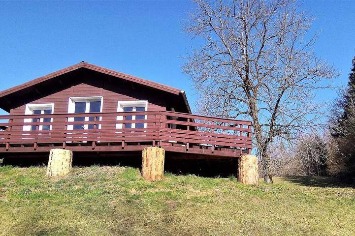 Gîte pour 3 personnes, avec Balcon et Jardin dans La Bauche