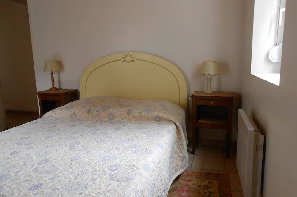 Gîte dans maison de caractère, au calme, entre mer et campagne, 5 personnes in Douarnenez, Région de Quimper