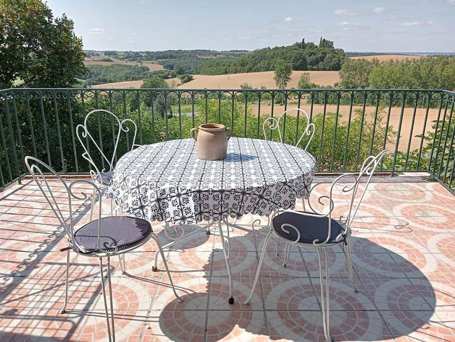 Maison de village avec superbe vue in Cuq, Région d'Agen