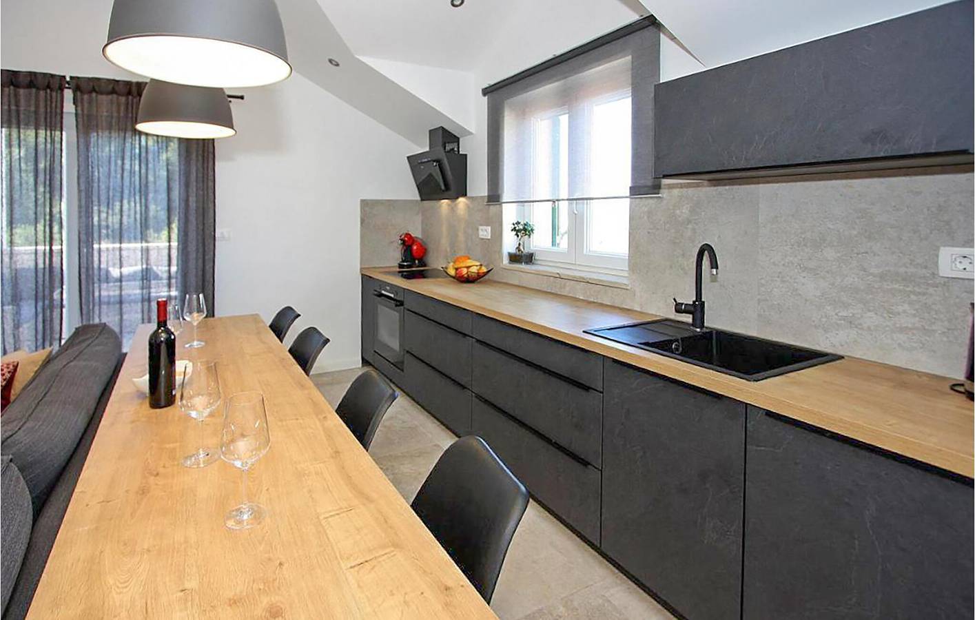 Ganze Ferienwohnung, Gemütliches Apartment mit Meerblick, WLAN, Klimaanlage und Terrasse in Strandnähe in Supetar, Brac
