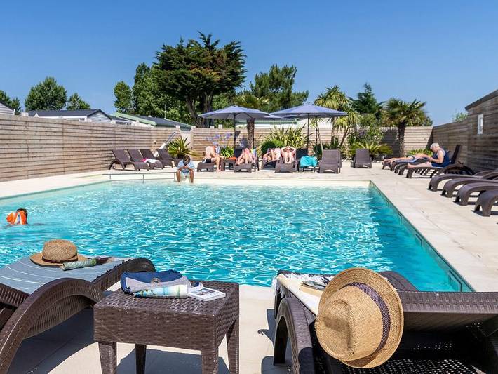 Static caravan for 4 people, with Children pool in Ile de Re