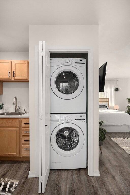 Ganze Wohnung, Private Newly Renovated modern loft studio with Free Parking, Ac/Heat and Wifi in Portland, Multnomah County