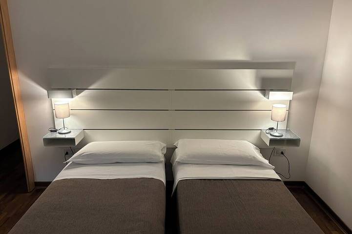 Double or Twin - Private Bathroom Inside and Private Parking in Loco in Potenza, Province de Potenza
