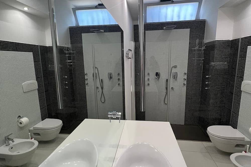 Ganze Wohnung, Elegant and very modern small apartment for couples including in-room pool! in Rossano Stazione, Rossano