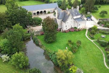 Château pour 22 personnes, avec jardin et jacuzzi dans la Manche