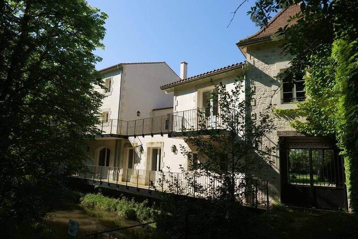 Location de vacances pour 19 personnes, avec terrasse et vue, animaux acceptés à Pomerol - 3