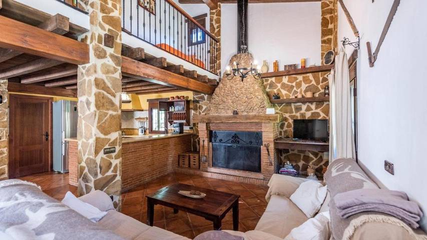 Casa para 8 personas, con piscina además de jardín y terraza en Grazalema