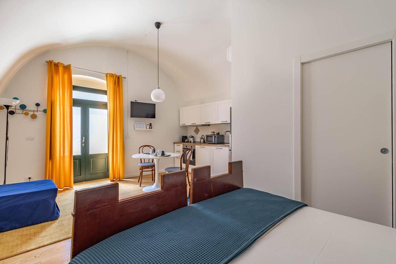 Double Room with Private Bathroom in Adelfia, Provincia di Bari