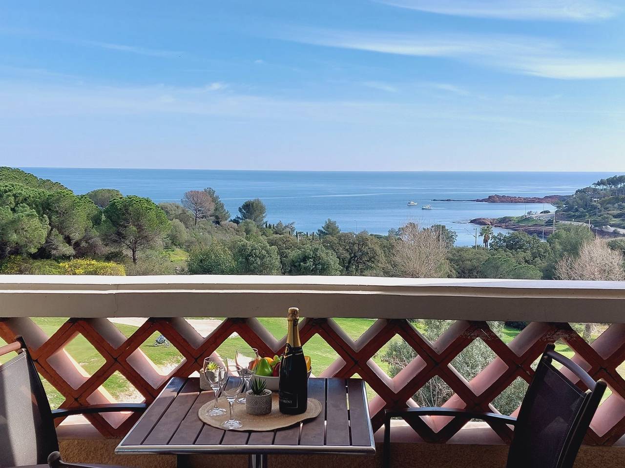 Location De Vacances pour 4 Personnes dans Cap Estérel, Saint-Raphaël