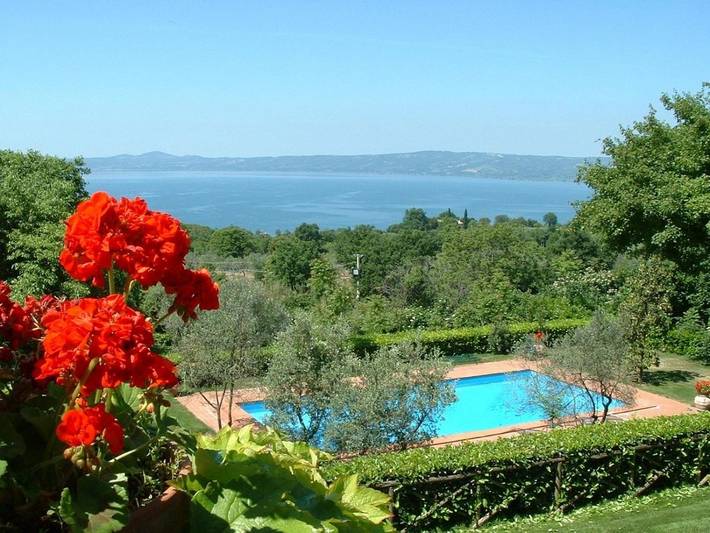 Appartamento per 2 persone, con Giardino e Piscina nonché Vista lago e Panorama a Bolsena