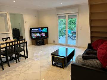 Gîte pour 8 personnes, avec vue et jardin à Garges-lès-Gonesse