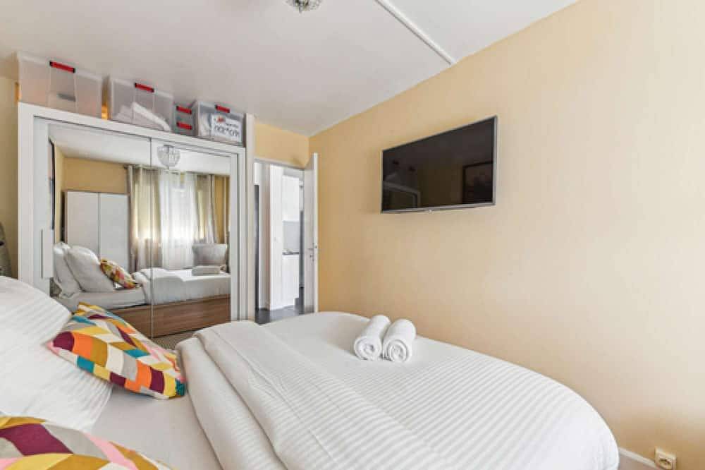 Entire apartment, Chic and confortable apart, with parking and balcony in Levallois-Perret, Hauts-de-Seine