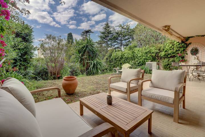 Ferienwohnung für 4 Personen, mit Terrasse und Garten in Cannes