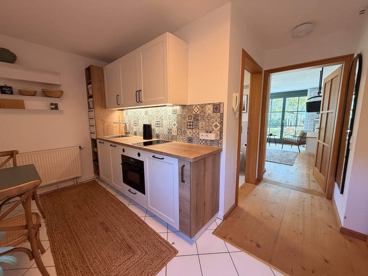 Geheel appartement, Appartement 'Bergzeit' met bergzicht, privéterras en Wi-Fi in Berg (Opper-Beieren), Starnberger See