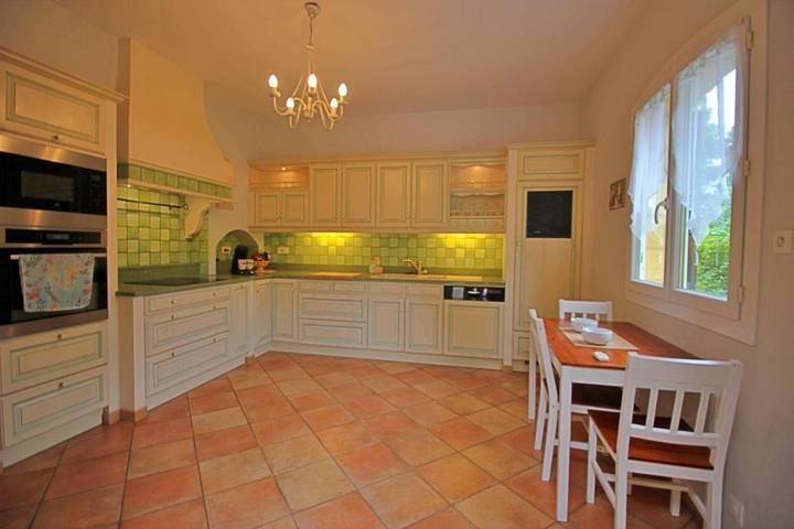Location de vacances pour 7 personnes, avec vue et terrasse à Gensac - 3