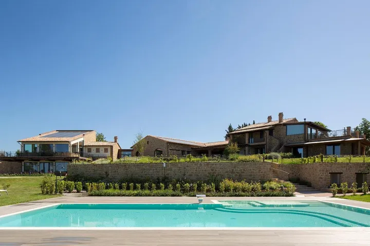 Chalet para 25 personas, con sauna y jardín además de balcón y piscina - 1