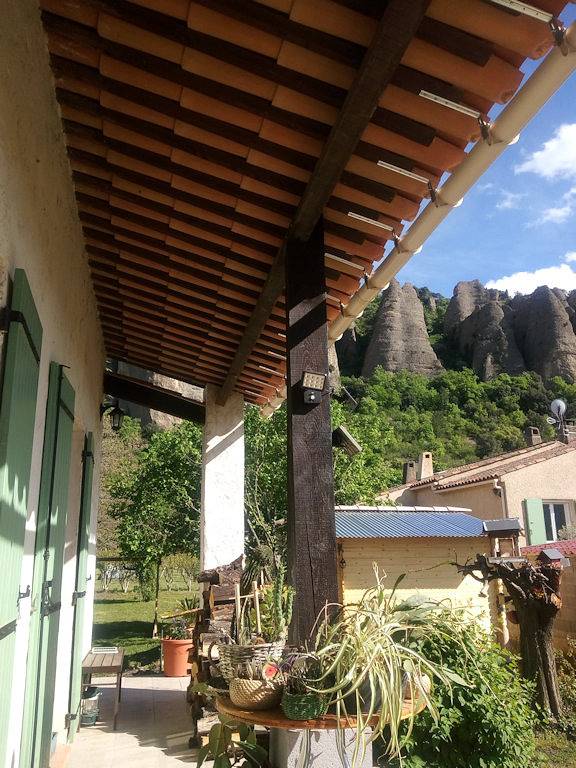 Chambre d’hôte pour 2 personnes, avec jardin dans les Alpes-de-Haute-Provence