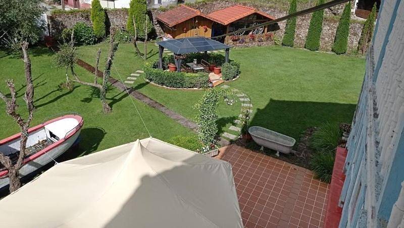 Hotel para 3 personas, con jardín - 1