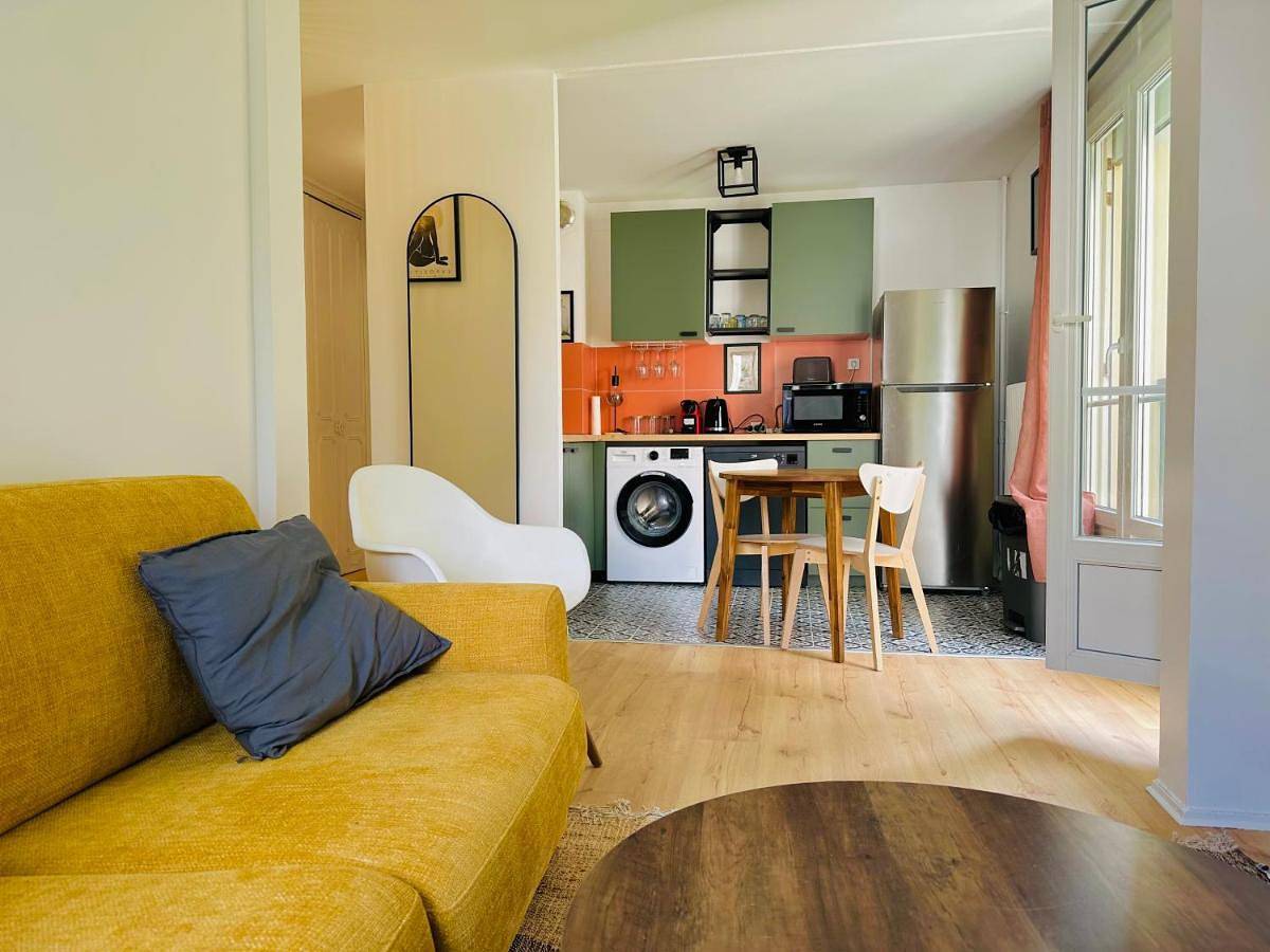 Appartement entier, One-Bedroom Apartment in Domont, Val-d'Oise