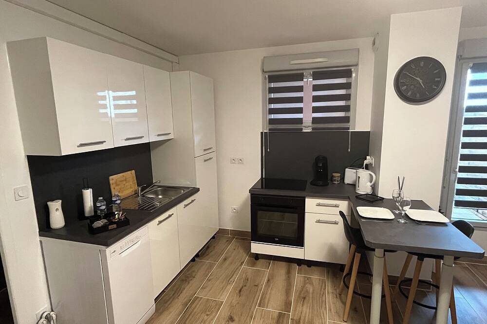 Appartement entier, Studio Bourgoin jallieu in Bourgoin-Jallieu, Région de La Tour-du-Pin