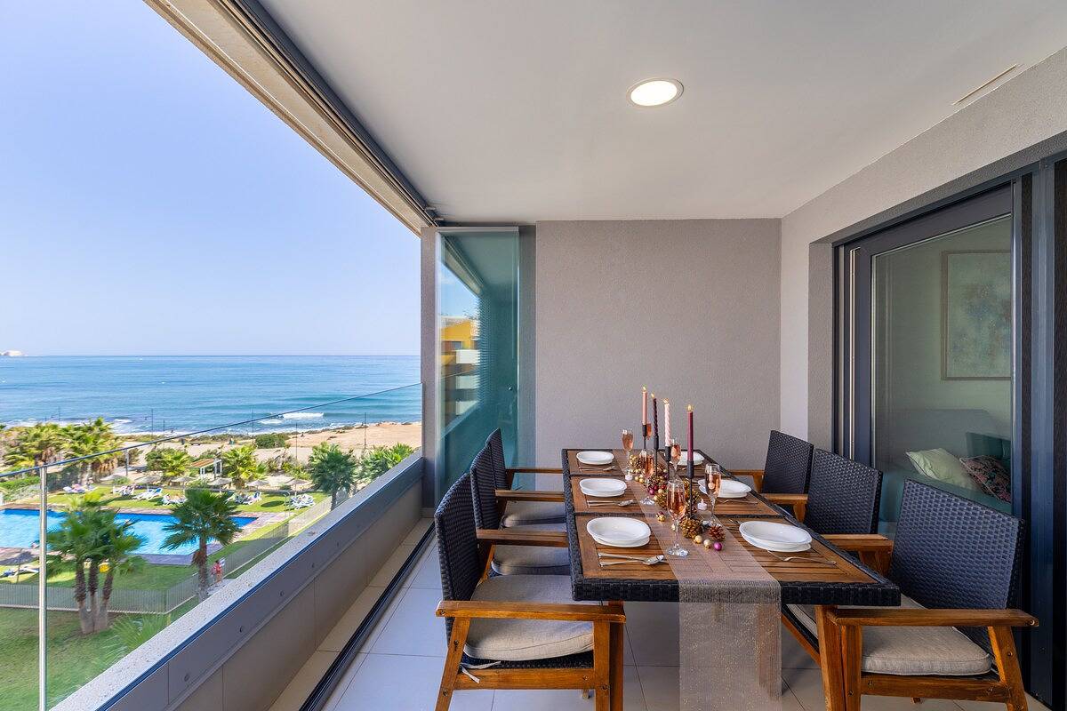 Appartement entier, Appartement de vacances pour 6 personnes avec terrasse in Punta Prima (Alicante), Torrevieja