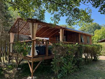 Gîte pour 2 personnes, avec piscine ainsi que jacuzzi et balcon en Dordogne