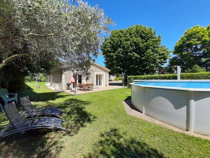 Appartement de vacances pour 4 personnes, avec jardin ainsi que piscine et vue, adapté aux familles