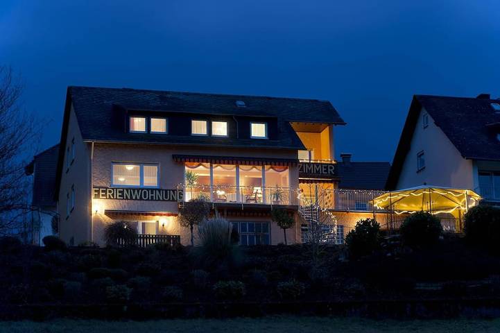 Ferienwohnung für 6 Personen, mit Balkon und Garten in Neumagen-Dhron