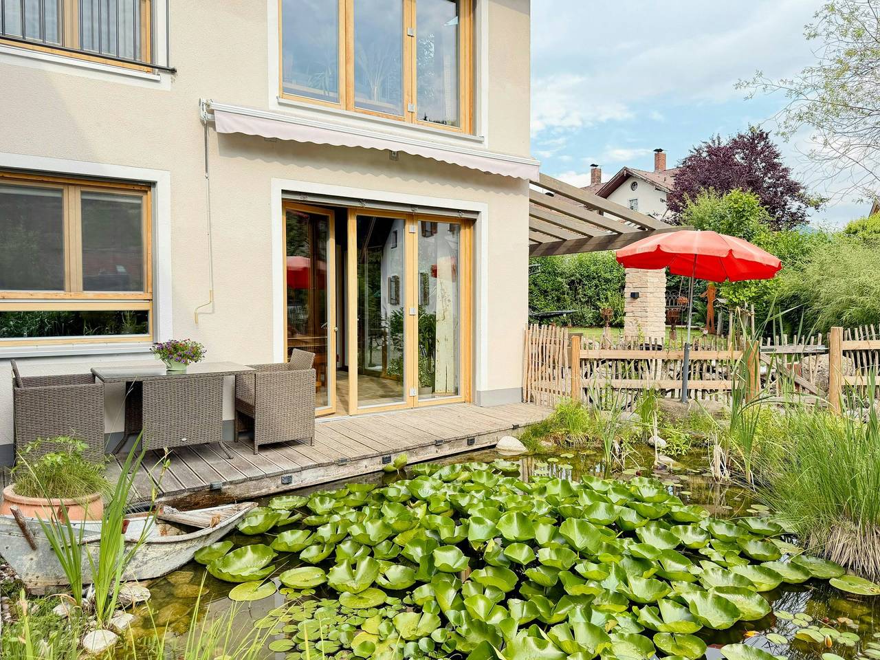 Loft mit Seerosenteich und Bergalmen in Hausham, Alpenland Tegernsee Schliersee