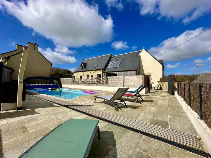 Location de vacances pour 14 personnes, avec jardin ainsi que terrasse et piscine à Bourg-Blanc - 4