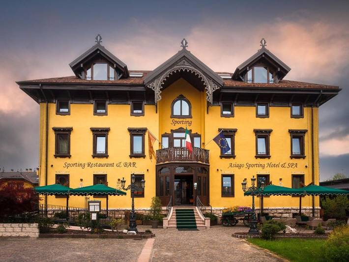 Hôtel pour 5 personnes, avec vue et jardin ainsi que sauna et piscine, animaux acceptés