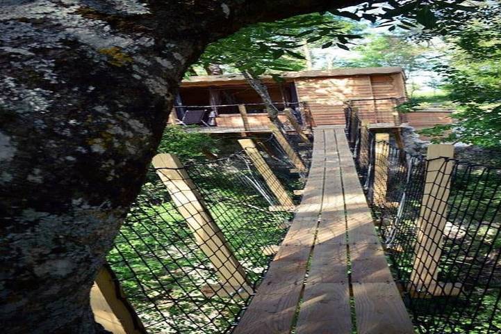 Gîte pour 2 personnes, avec jacuzzi et balcon ainsi que piscine et jardin