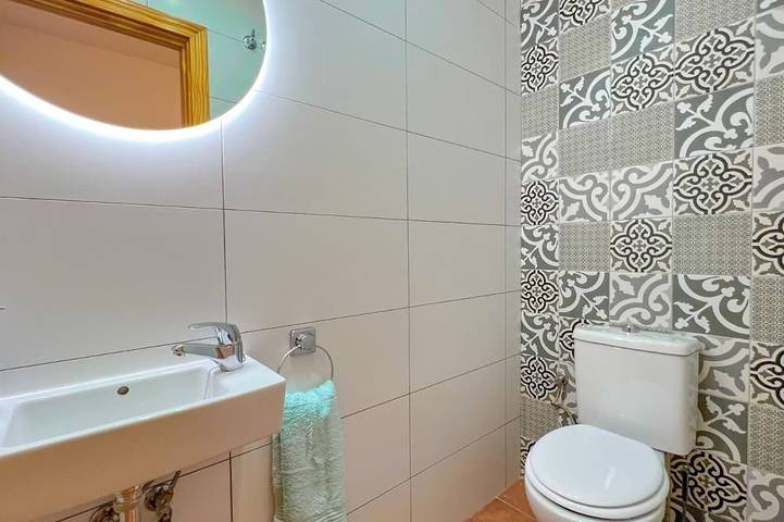 Appartement entier, 2 bed ground floor garden apartment in the beautiful village of Frigiliana in Frigiliana Road, Frigiliana