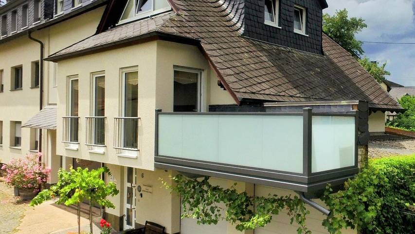 Ferienwohnung für 2 Personen, mit Balkon in Ernst