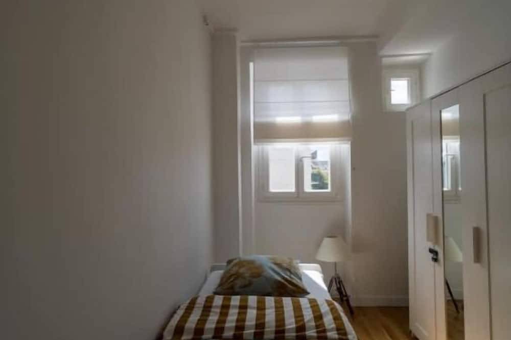 Entire apartment, À 2 Chambres - de Style Parisien - à 30 min du Louvre in Alfortville, Val-de-Marne