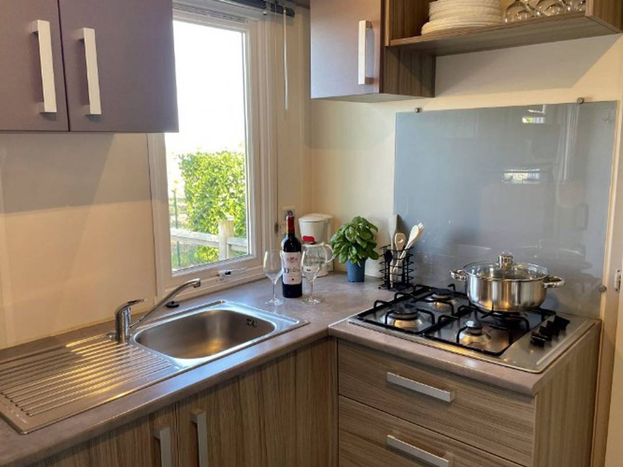 Spacieux Cottage avec Terrasse pour 6 Personnes in Petit-Palais-et-Cornemps, Région de Libourne