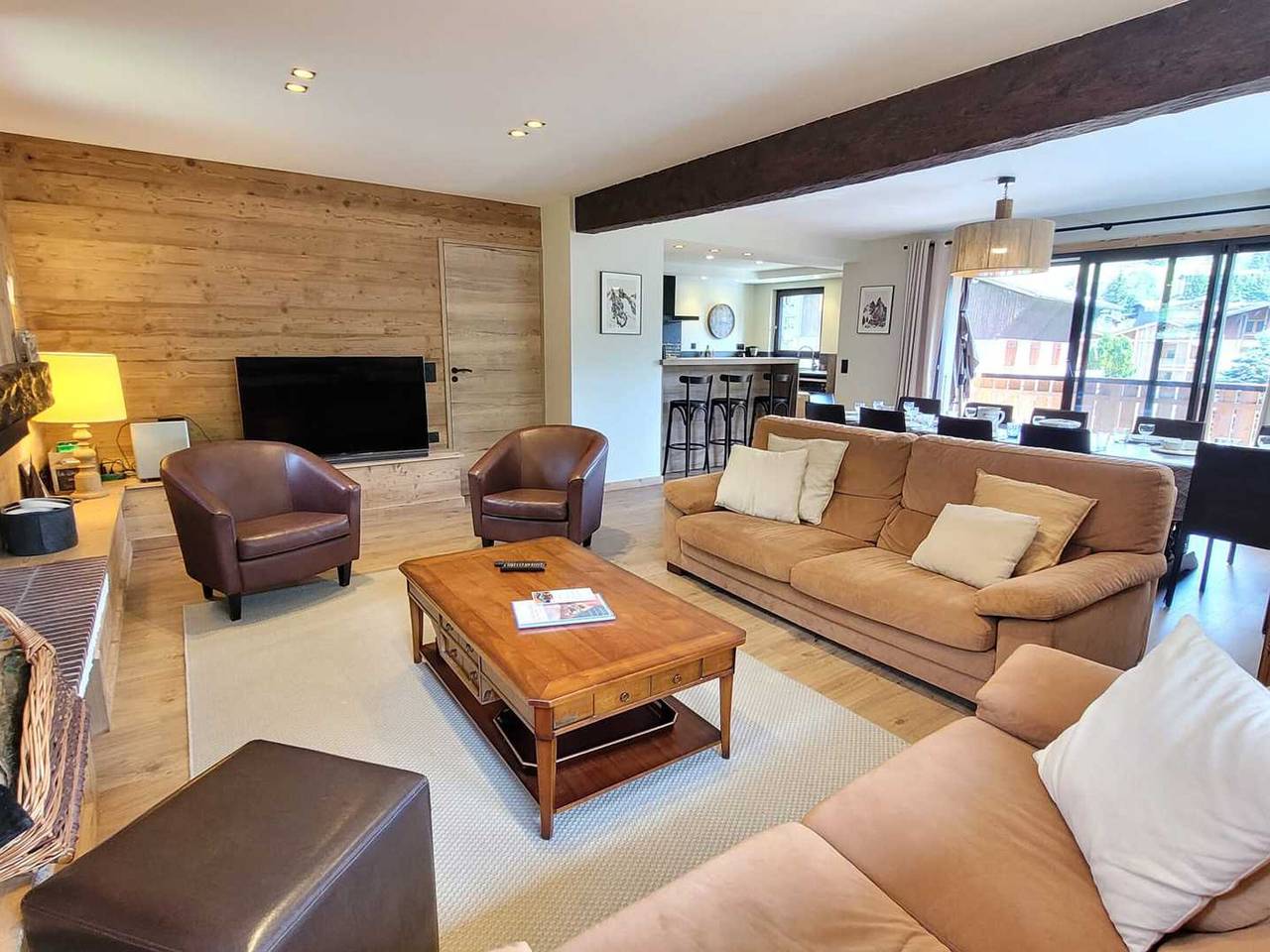 Renoviertes Familienchalet, zentrumsnah, 12 Personen, Parkplatz, Wifi in Les Gets, Les Portes du Soleil