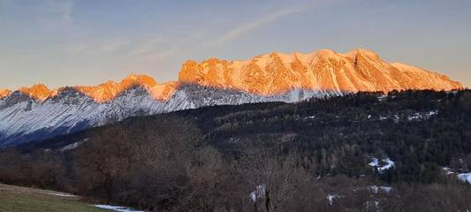 Chalet pour 2 personnes, avec jardin et vue à Le Dévoluy